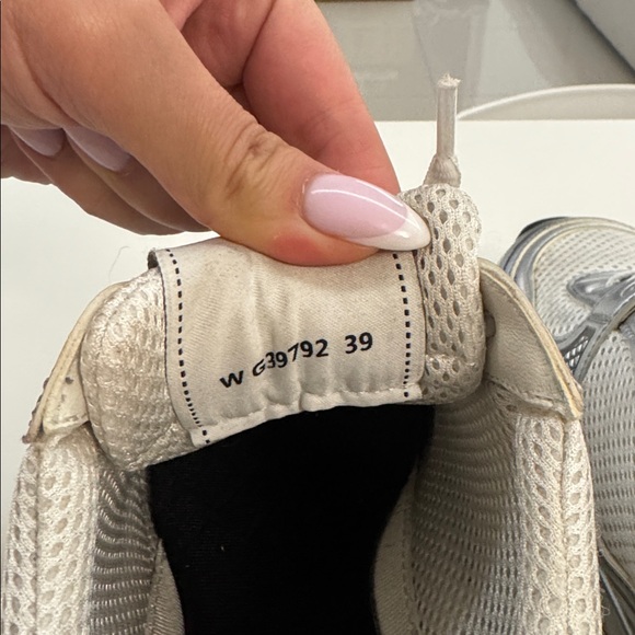 Chanel sneakers *RARE* - Picture 7 of 8